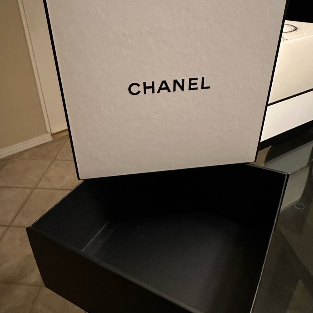 Chanel Storage Box New - Picture 4 of 6